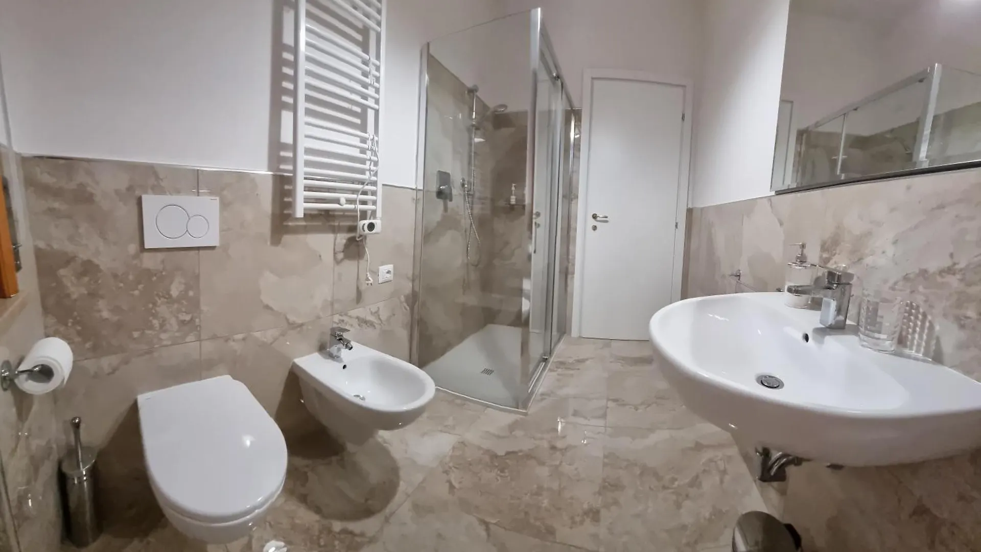 Hotel Via Guareschi Fontanelle di Roccabianca Italia